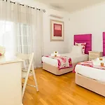 - Limoni Vila Vilamoura